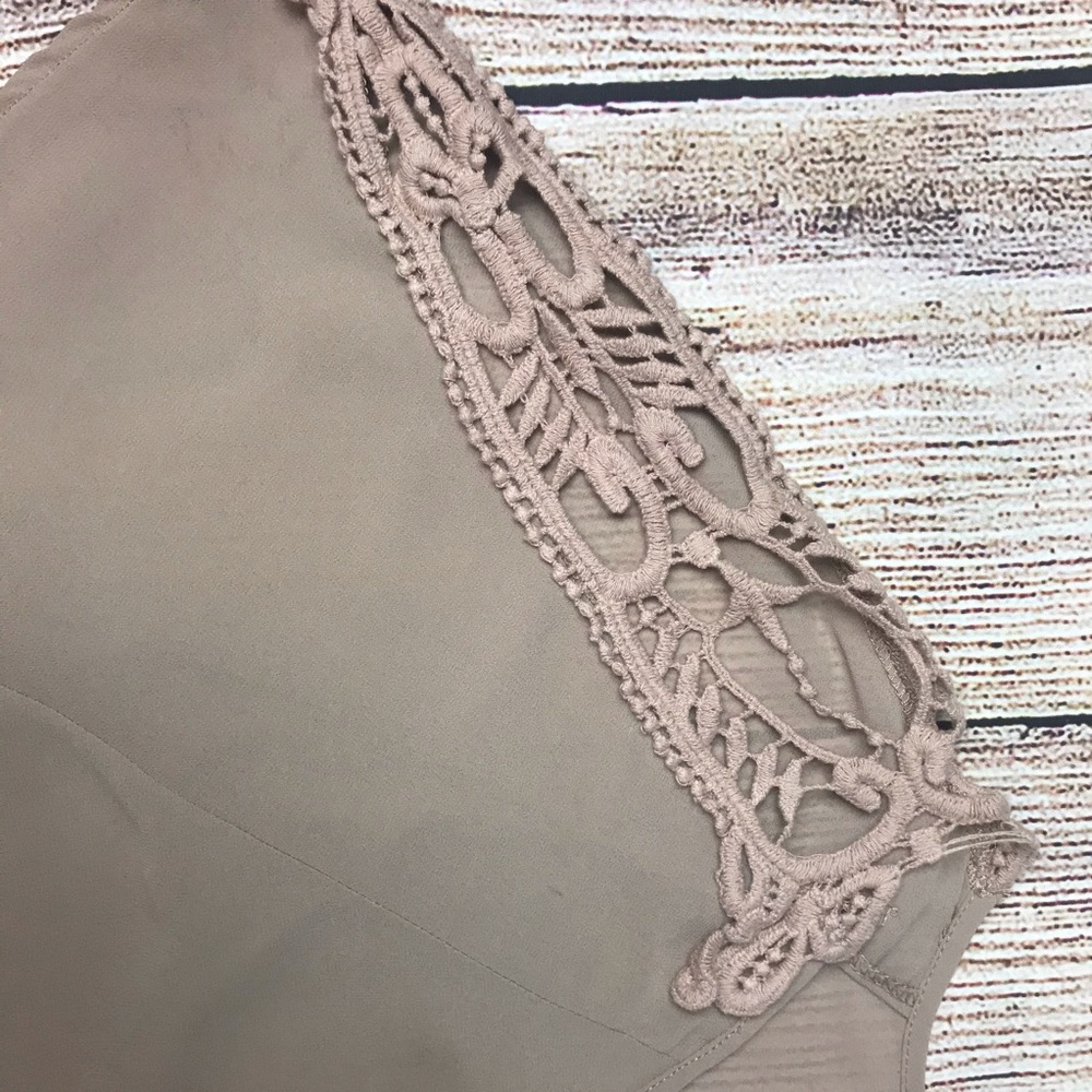 B_envied Cropped Tie-Front Powder Pink Blouse - Picture 4 of 7